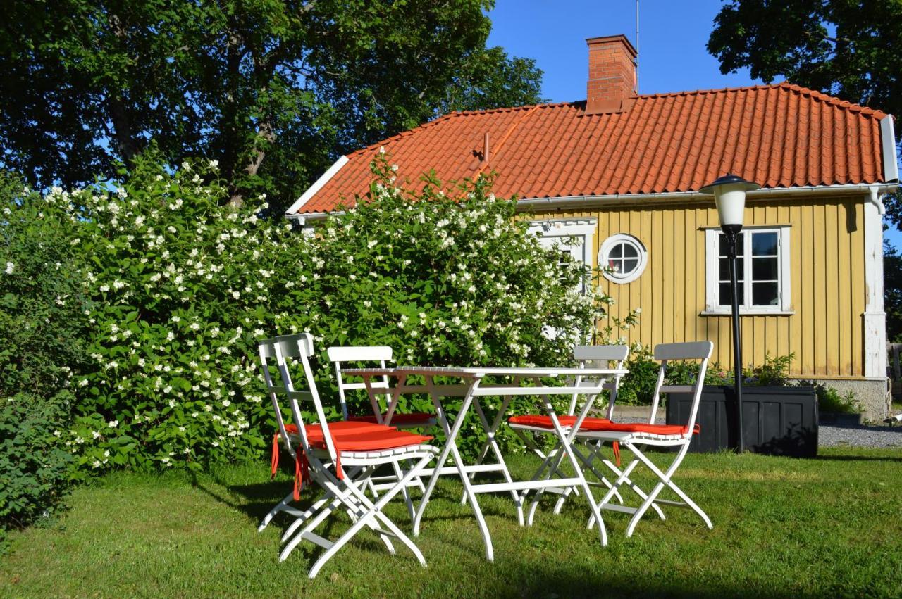Malmgardens Vandrarhem B&B Strängnäs エクステリア 写真