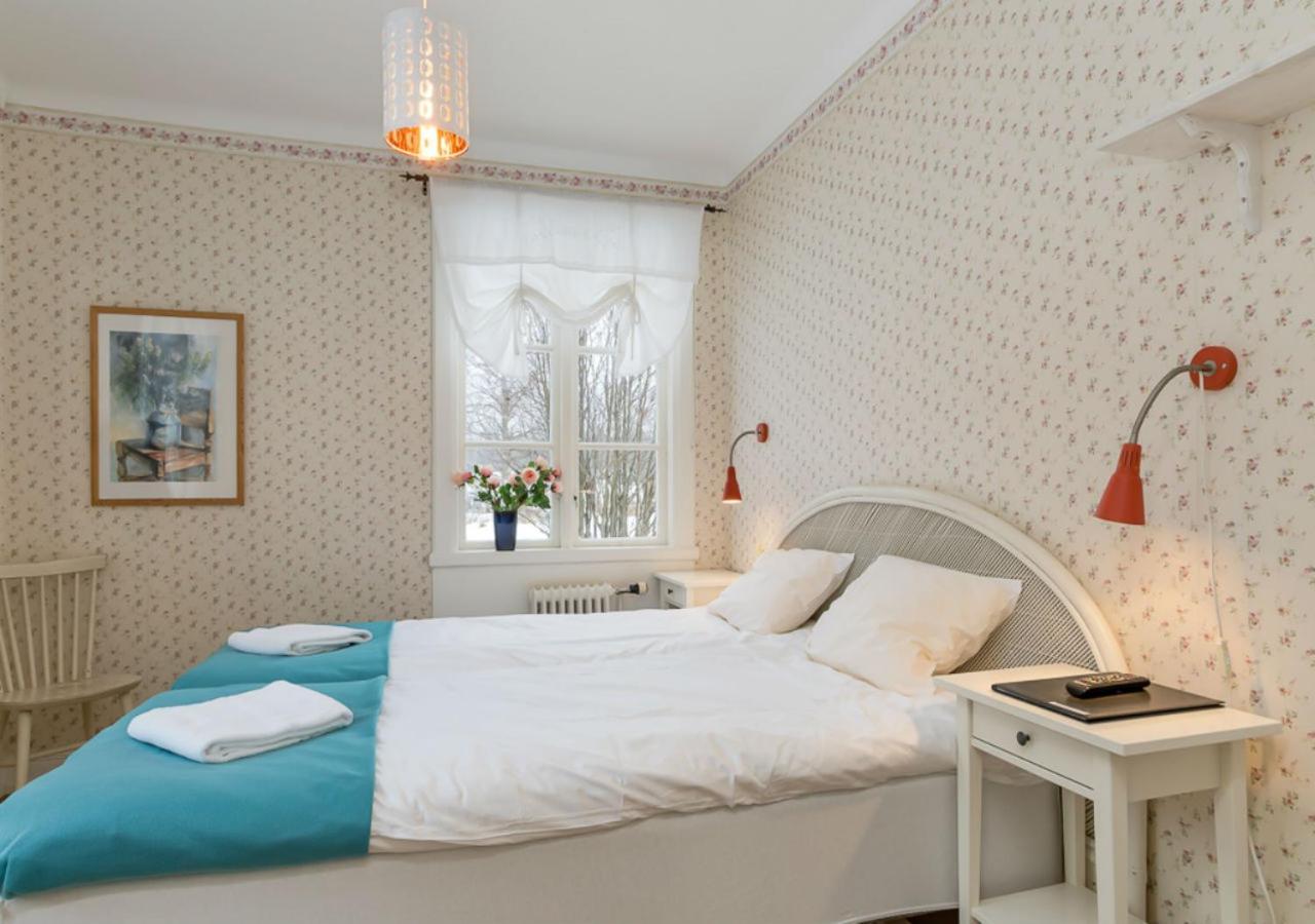 Malmgardens Vandrarhem B&B Strängnäs エクステリア 写真